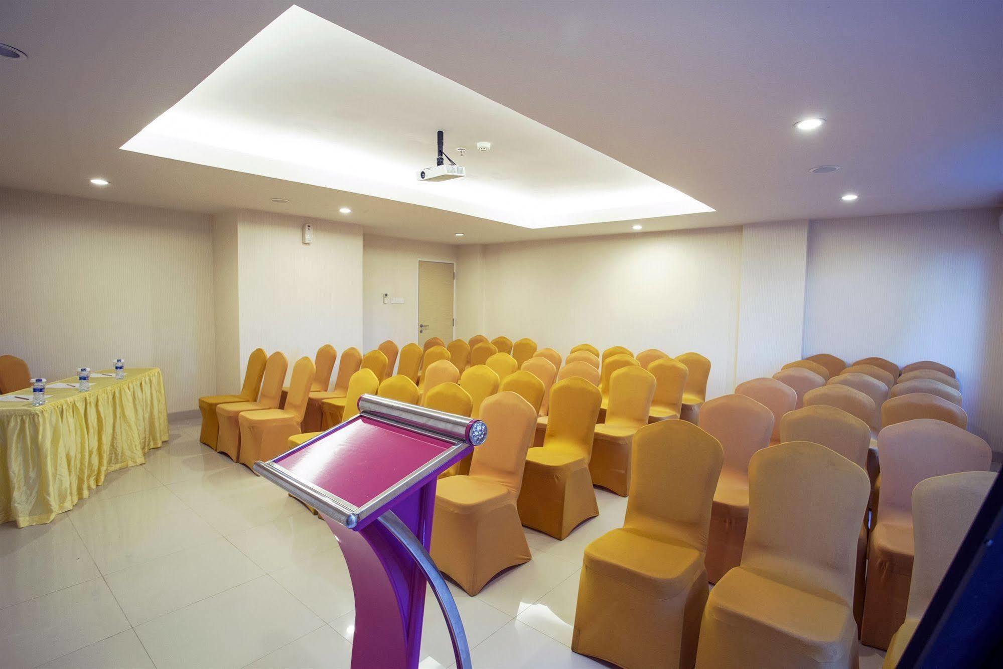 D'Primahotel Balikpapan Exterior foto